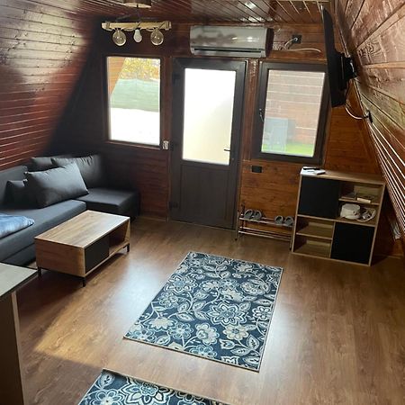 Cabana Tip A La 300 M De Castel Hunedoara Luaran gambar