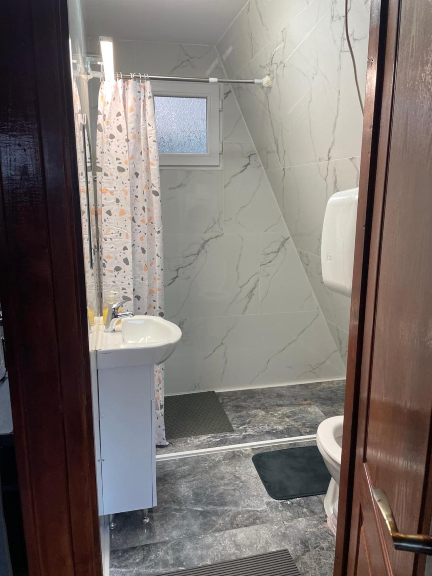 Cabana Tip A La 300 M De Castel Hunedoara Luaran gambar
