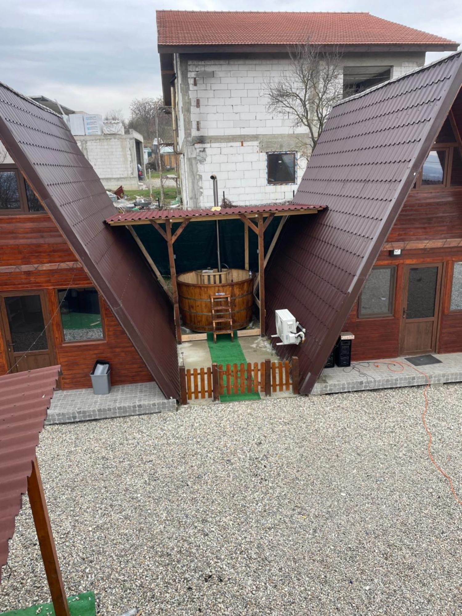 Cabana Tip A La 300 M De Castel Hunedoara Luaran gambar